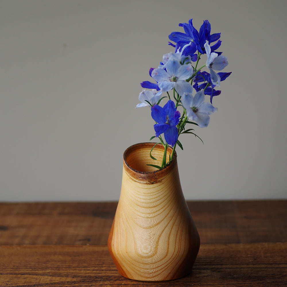 生木挽きの花器  #K1903 ＜欅（ケヤキ）＞｜木もの NAKAYA 中矢嘉貴さん（静岡県富士宮市）木のインテリア,富士山麓,サステナブル,倒木フラワーベース,一輪挿し