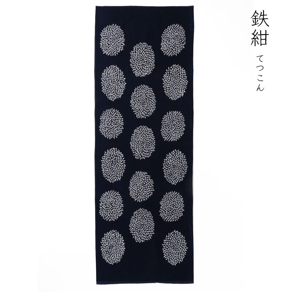 型染めの手ぬぐい＜狢菊（むじなぎく）＞｜作り手 山内武志さん（山内染色工房／アトリエぬいや）【ネコポス対応可】t038