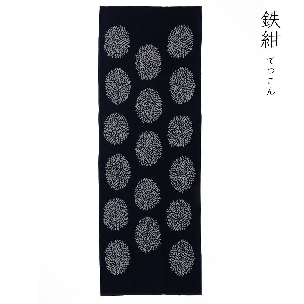 型染めの手ぬぐい＜狢菊（むじなぎく）＞｜作り手 山内武志さん（山内染色工房／アトリエぬいや）【ネコポス対応可】t038