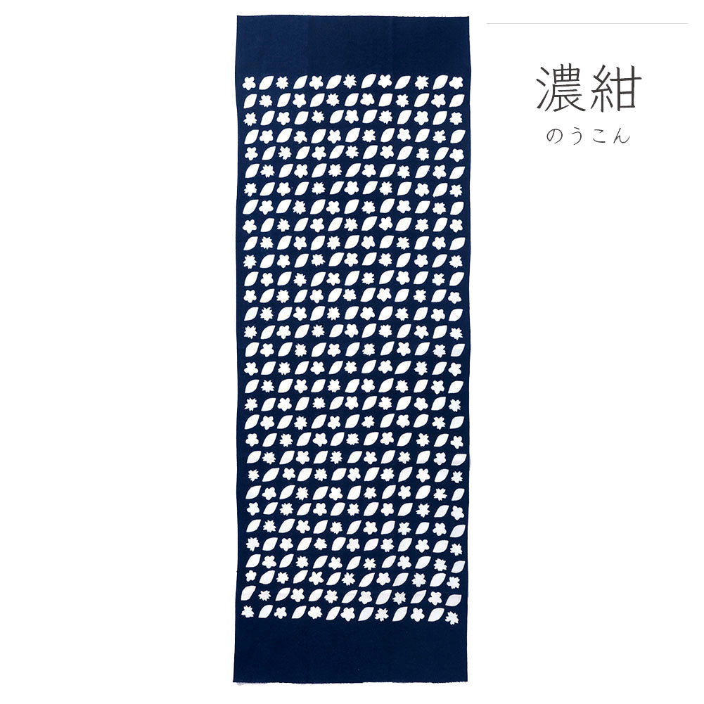型染めの手ぬぐい＜花便り＞ 梅桜に若葉｜ 山内武志さん（山内染色工房・アトリエぬいや）【ネコポス対応可】