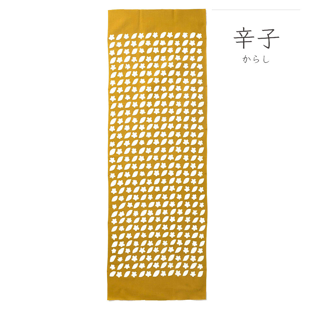 型染めの手ぬぐい＜花便り＞ 梅桜に若葉｜ 山内武志さん（山内染色工房・アトリエぬいや）【ネコポス対応可】