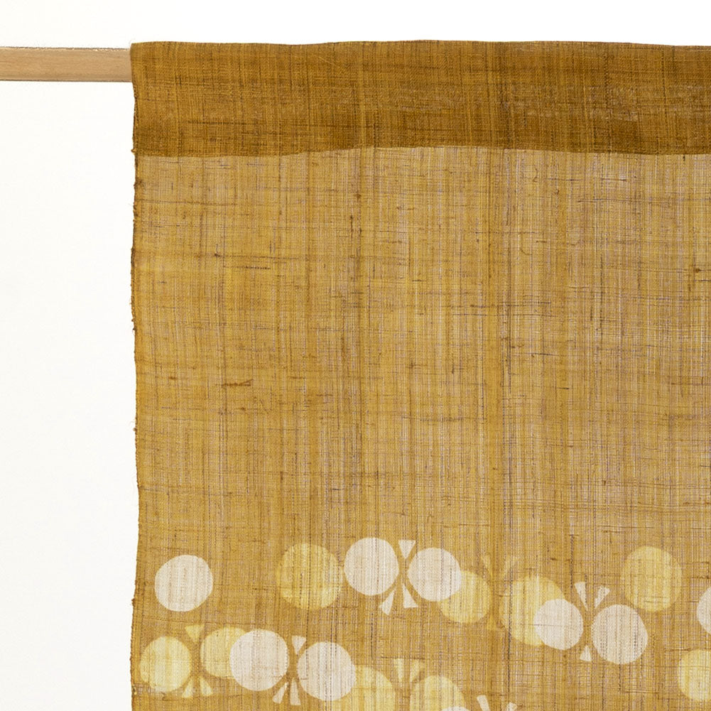 期間限定【麻】型染めののれん＜てふてふ＞両面型ずらし・黄金｜ 山内武志さん（山内染色工房・アトリエぬいや）暖簾,タペストリー,ちょうちょ,蝶