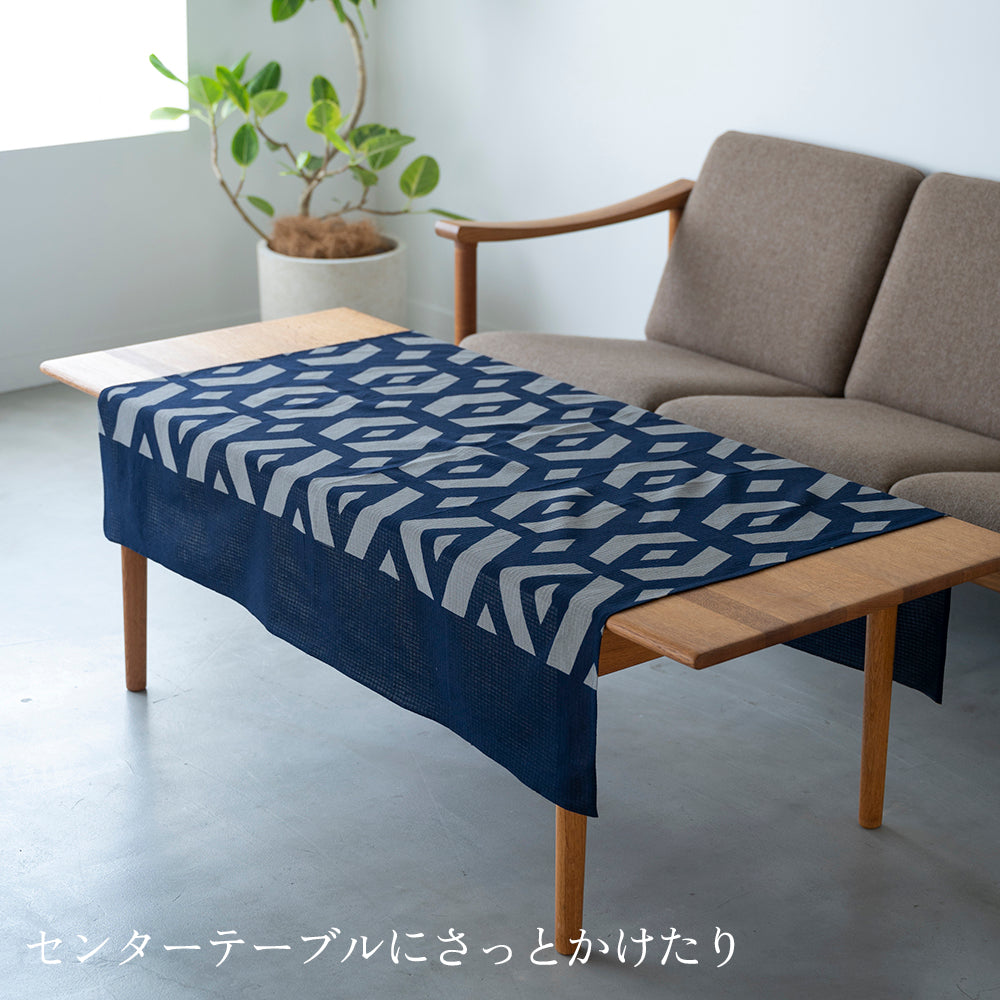 型染めのマルチクロス ＜牡丹＞山吹茶に墨｜山内武志さん（山内染色工房・アトリエぬいや）多用布・テーブルクロス・スロー