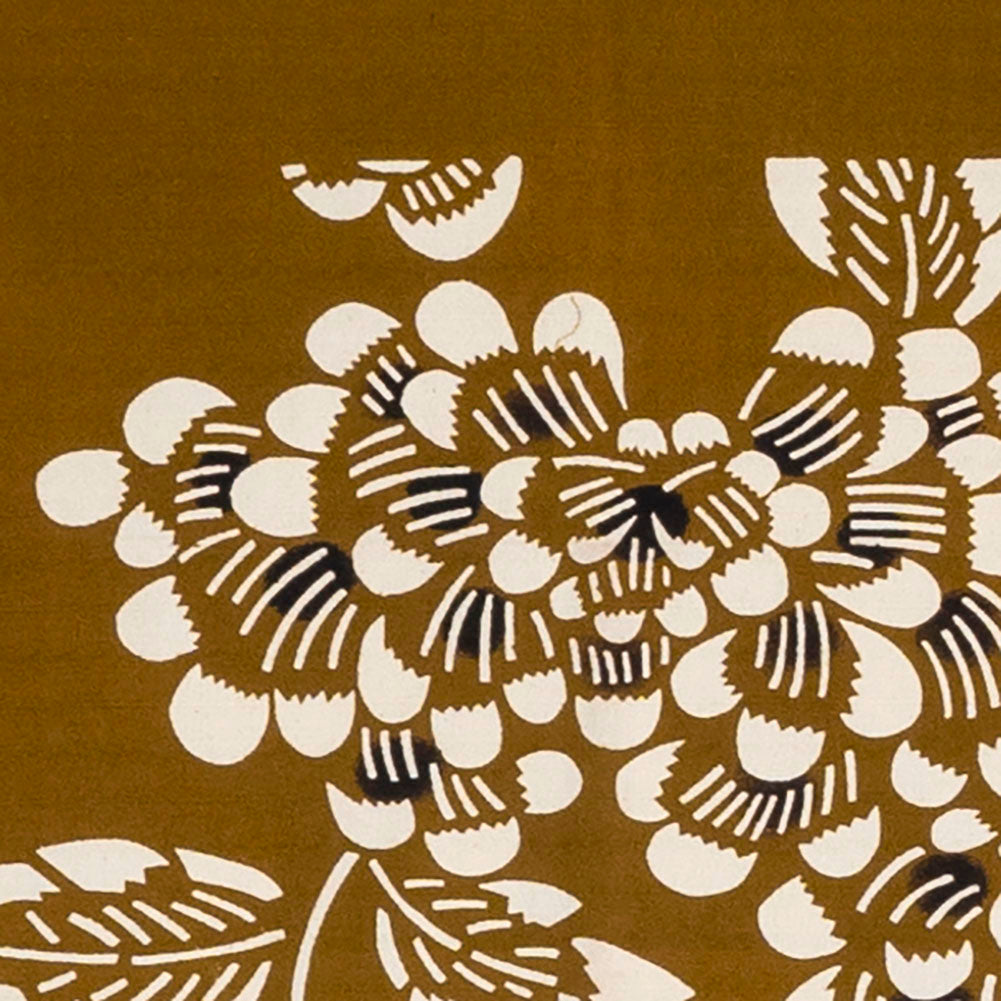 型染めのマルチクロス ＜牡丹＞山吹茶に墨｜山内武志さん（山内染色工房・アトリエぬいや）多用布・テーブルクロス・スロー