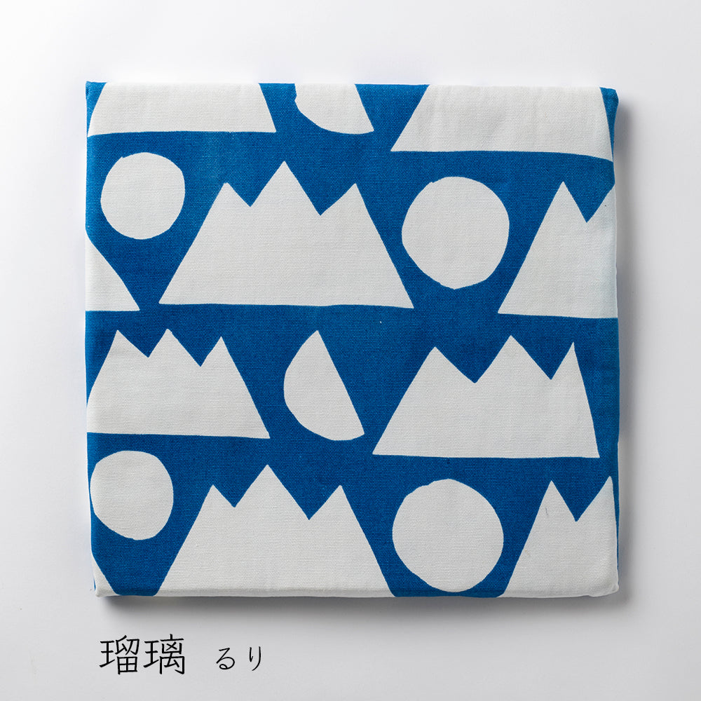 【大】型染めの椅子敷き＜山月日（やまつきひ）＞綿平織（グログラン）日月山｜山内武志さん（山内染色工房／アトリエぬいや） 静岡県浜松市 チェアマット