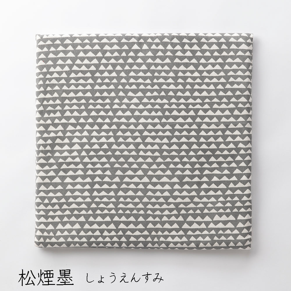 【大】型染めの椅子敷き＜山々＞綿平織（グログラン）｜山内武志さん（山内染色工房／アトリエぬいや） 静岡県浜松市 チェアマット